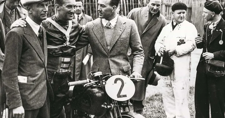 Moto Guzzi 100 Anni: un libro per celebrare il centesimo anniversario