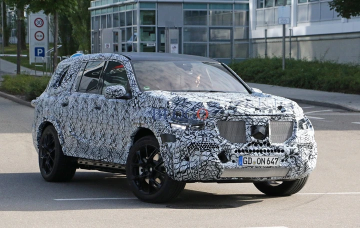 Mercedes GLS: foto spia della seconda generazione