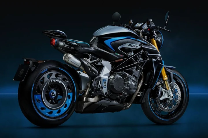 MV Agusta Rush Titanio: l'hyper naked in titanio per 300 fortunati