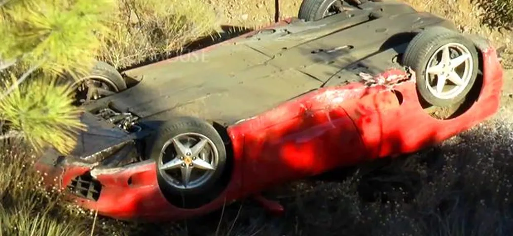 Incidente Ferrari 360 Modena: si ribalta in Video