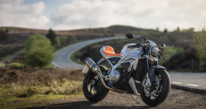 Norton V4CR: debutta la prima naked sportiva del brand [FOTO e VIDEO]