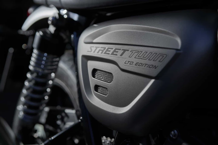 Triumph ribattezza Street Twin e Street Scrambler? Arrivano Speed ​​Twin 900 e Scrambler 900