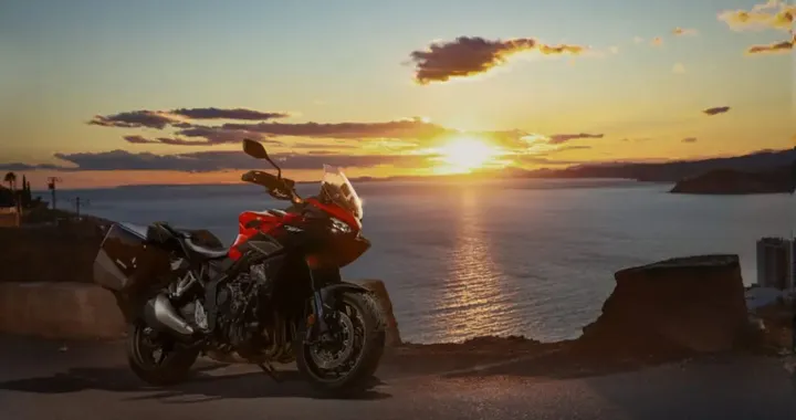 Honda CB1000GT: un primo giro sulla sport-touring pensata per macinare chilometri