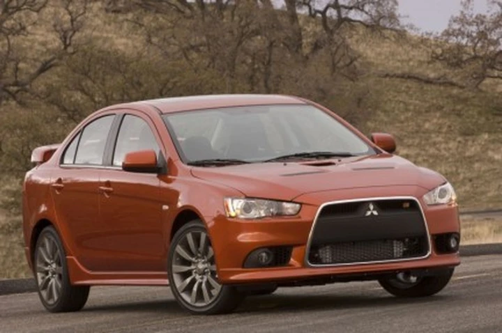 Mitsubishi Lancer Ralliart: galleria di immagini