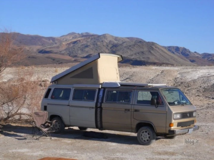 Stretchla: il Westfalia allungato con motore elettrico Tesla