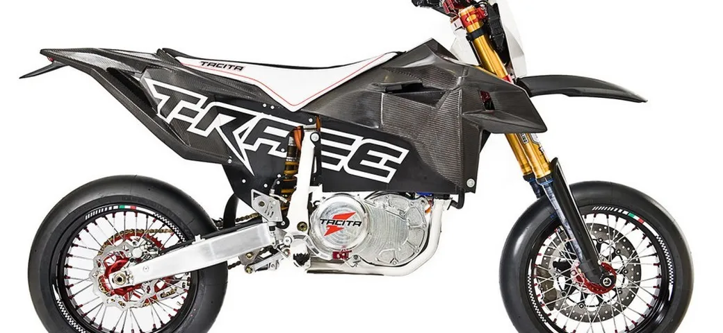Tacita nel Campionato francese Supermotard E