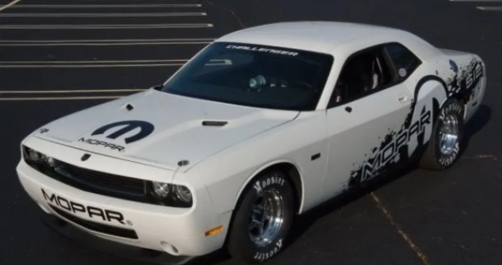 Dodge Challenger Drag Pack
