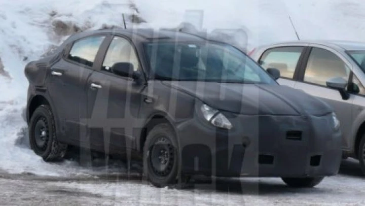 Alfa Romeo Milano: nuove foto spia