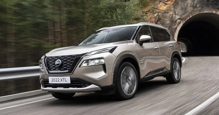 Nissan X-Trail 2023: tutta nuova e ibrida, prezzi da 38.080 euro