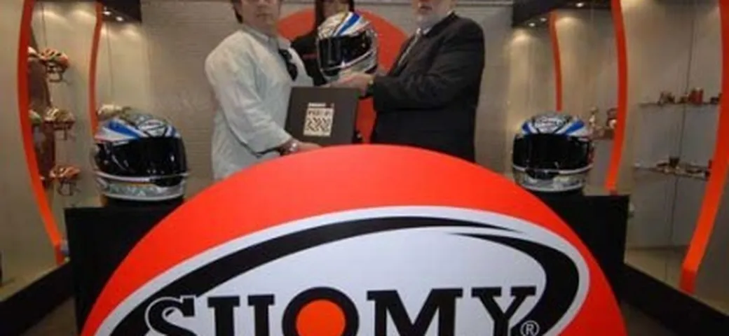 Eicma 2007: Suomy con Riders for Health