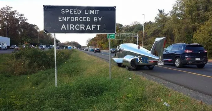 Il Cessna si trasforma in automobile. E viaggia anche su strada