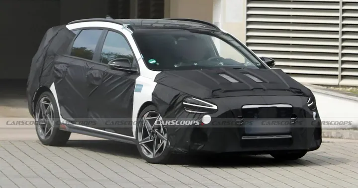 Hyundai i30, nuovo restyling in arrivo: foto spia