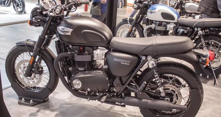 Triumph Bonneville T100 e T100 Black 2017