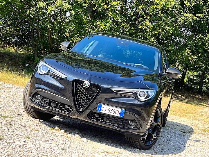 Alfa Romeo Stelvio Estrema 2.2 turbodiesel: la prova su strada