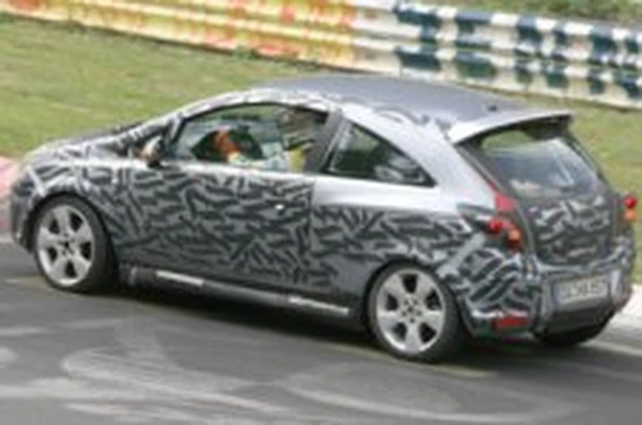 Sorelle infuriate: Punto Abarth e Corsa OPC