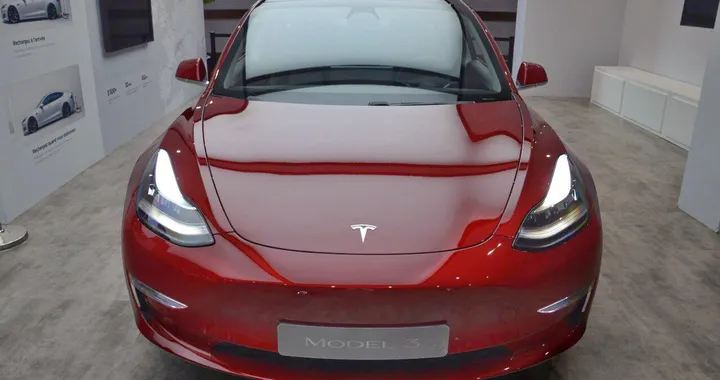 Salone di Parigi 2018: auto elettriche? Sì, senza carica