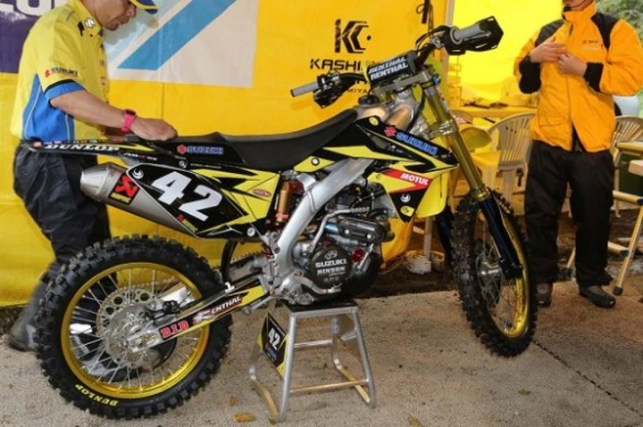 Foto spia Suzuki RM-Z250 e RM-Z450 2014 o 2015?
