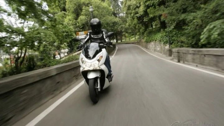 TEST Honda PCX 125, nella botte piccola…