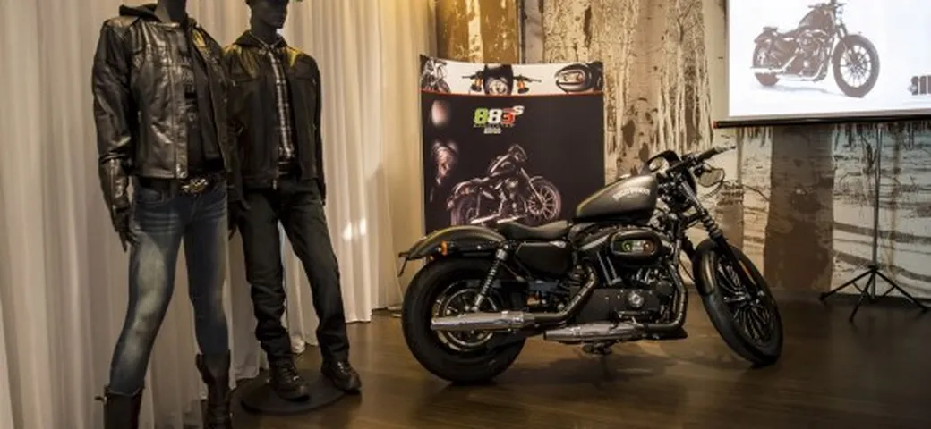 Harley-Davidson Iron 883 Special Edition S: gallery e video