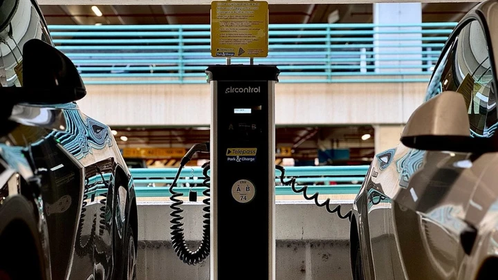 Telepass Park&Charge, una soluzione per chi guida elettrico