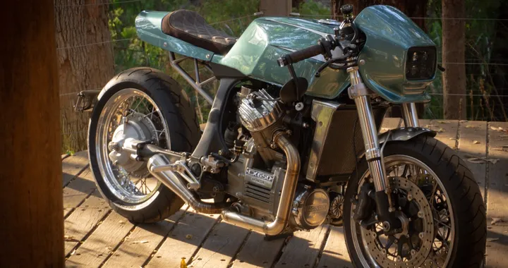 Honda CX650 Cafe Racer: il restauro moderno tra stampa 3D e artigianato