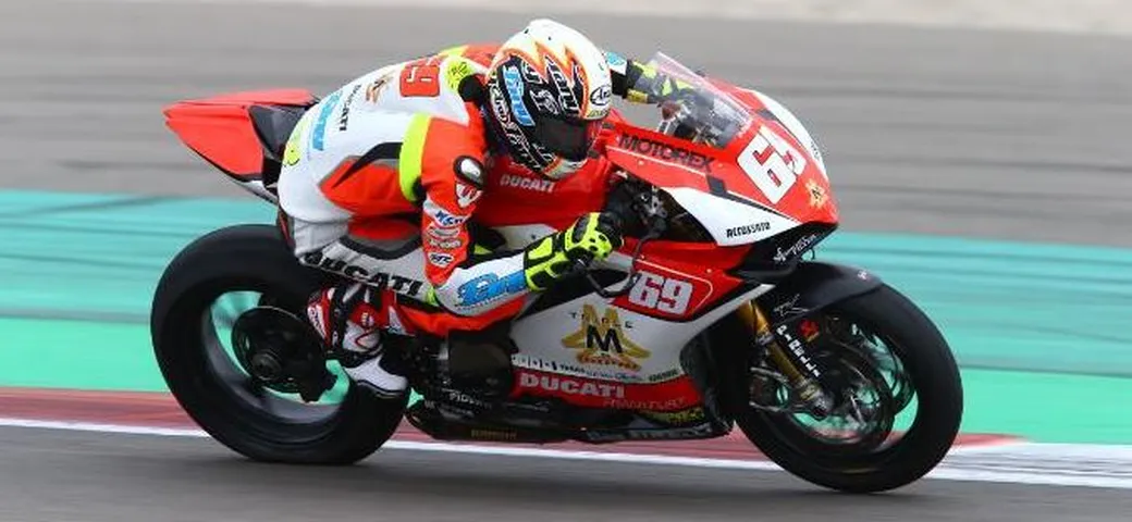 STK1000, Jezek beffa gli italiani a Imola