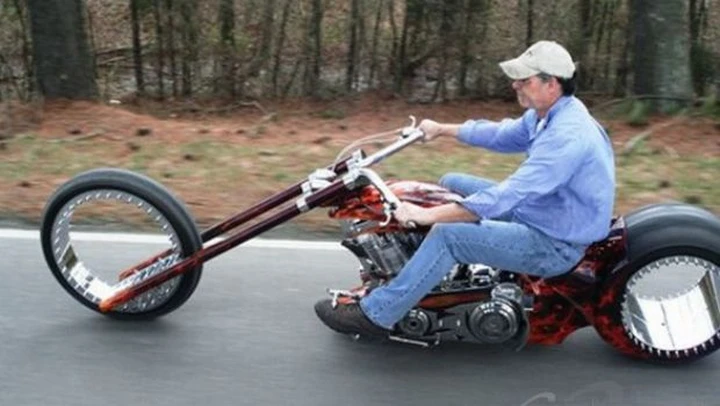 Amen Motorcycle, eppur si muove!