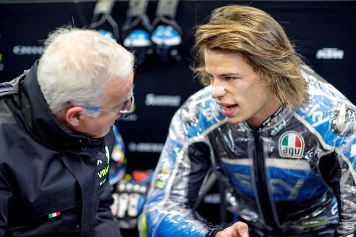 Moto3, record di cadute! Vince Binder davanti a Locatelli. Italiani “out”. La rabbia di Bulega