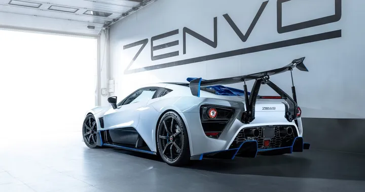 Zenvo TSR-S: hypercar danese plasmata con materiali compositi