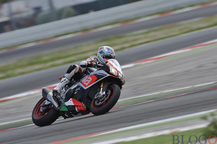 Aprilia RSV4 RF 2015: prova in pista a Misano