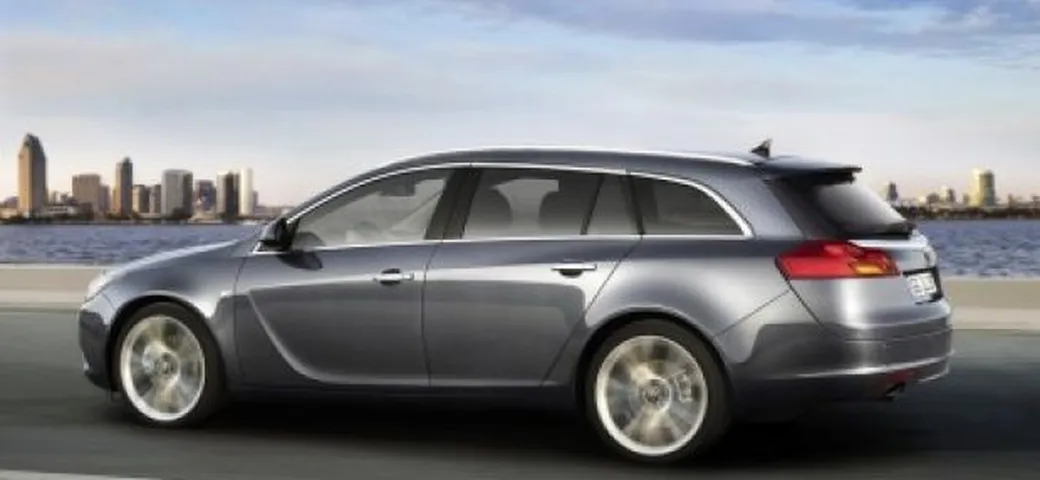 Opel, la Insignia studia da best-seller: gli ordini sono già 100.000