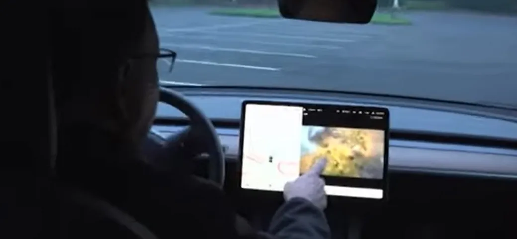 Tesla Arcade: ora si può giocare ad auto in movimento ed è un problema