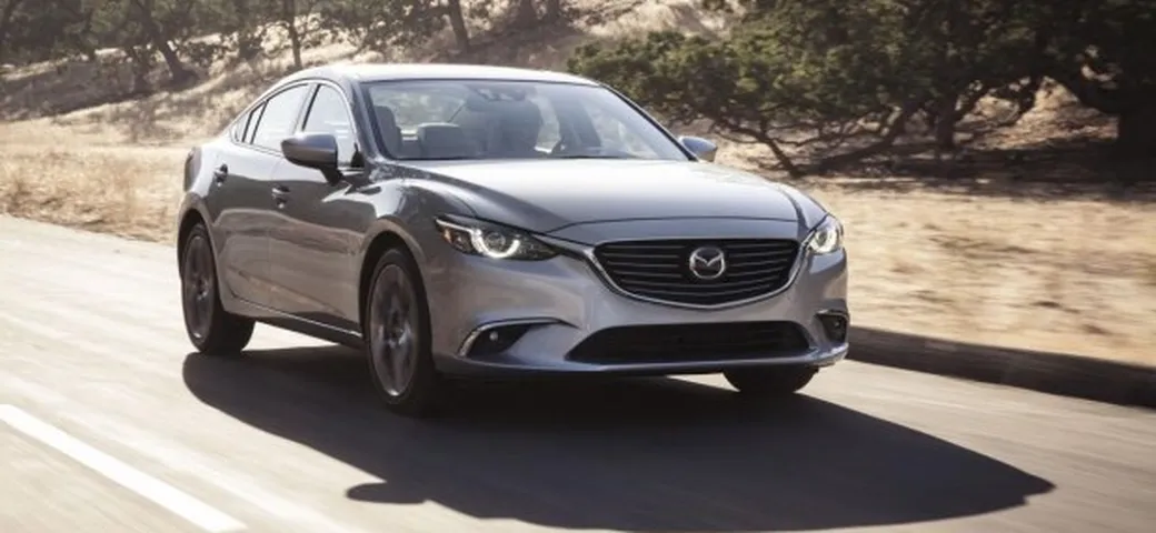 Novità nell'abitacolo e nei fanali per la Mazda6 restyling
