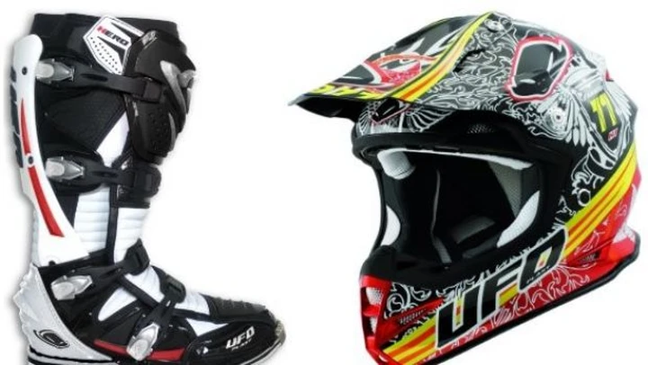 Ufo Plast: casco Warrior e stivali Hero