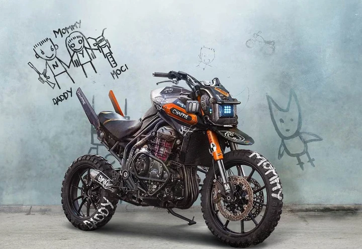 Jakusa Design Triumph Explorer: aggressiva e cyberpunk, pronta per l'universo di Chappie