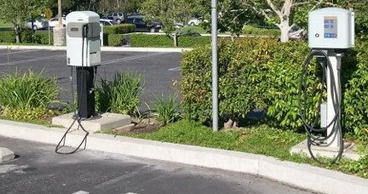 Distributori per mezzi elettrici negli USA