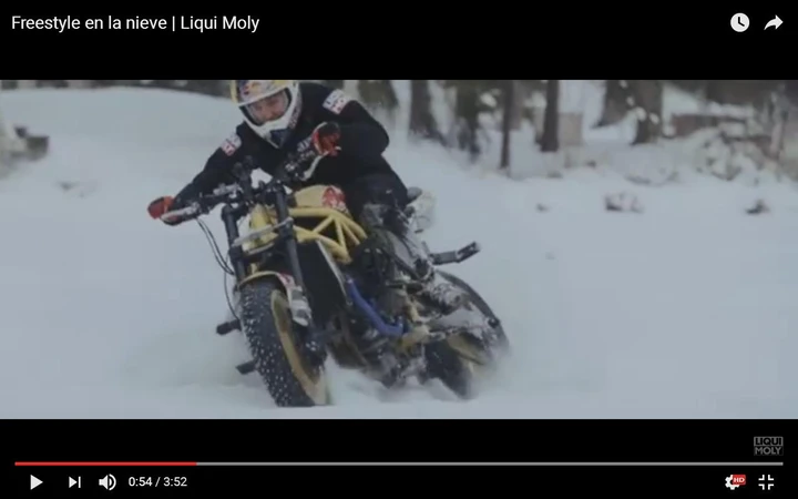 Drifting sulla neve e sul ghiaccio con la Kawasaki Ninja [Video]