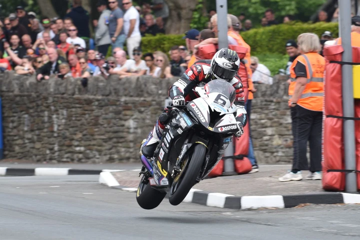 Senior TT 2016, Dunlop trionfa e frantuma il record [Video]