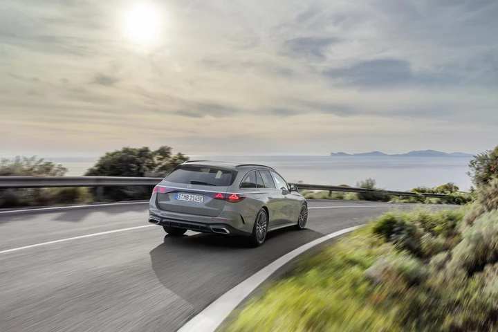 https://www.autoblog.it/post/mercedes-classe-e-2024-svelata-ufficialmente-la-nuova-generazione