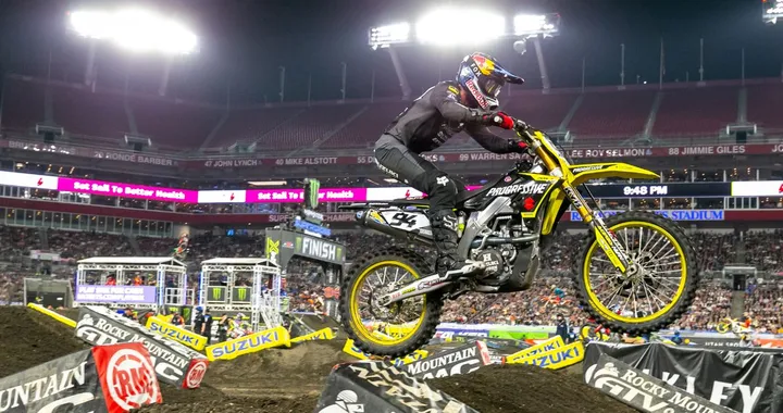 Supercross AMA: la sfortuna colpisce Roczen, ma il team Suzuki trova motivi per sorridere