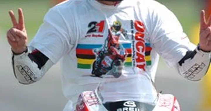 Suomy e Ducati insieme per "Riders for Health"