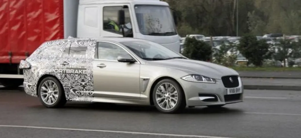 Foto Spia Jaguar XF SportBrake