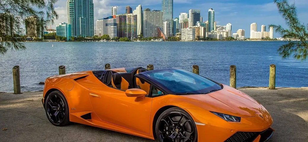 La Lamborghini Huracan Spyder sulle strade di Miami [Video]