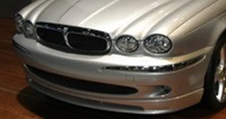 Minigonne sulla Jaguar ?