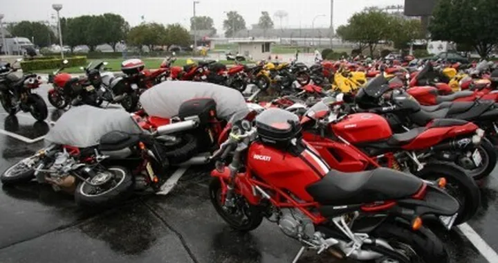 Foto del giorno: uragano Ike, il rompi Ducati?