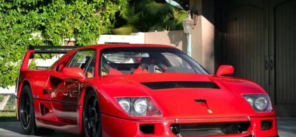 La Ferrari F40 diventa LM. E circola anche su strada