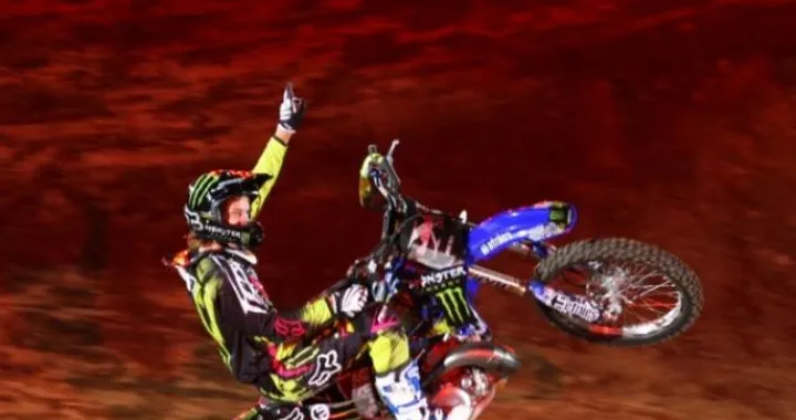 Red Bull X-Fighters 2010: Nate Adams vince il Campionato, Dany Torres fa sua la tappa romana