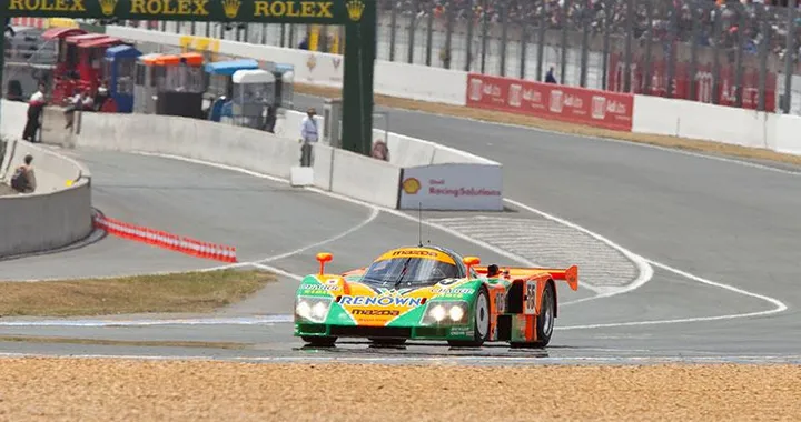 Mazda 787B di nuovo in pista a Le Mans Classic per i 35 anni della storica vittoria