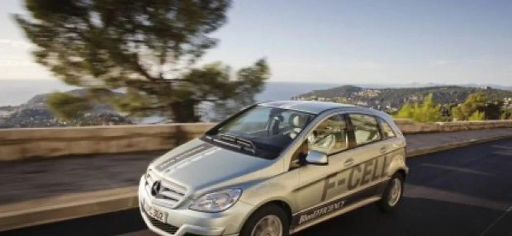 Nuove foto ufficiali della Mercedes Classe B F-Cell