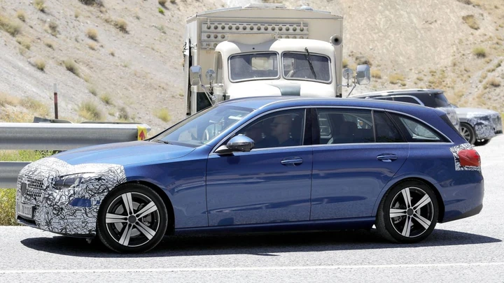Nuova Mercedes Classe C SW, il facelift è quasi pronto: le novità